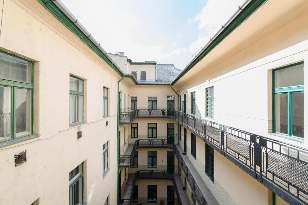 Vaci Street Apartments Budapest Exteriör bild